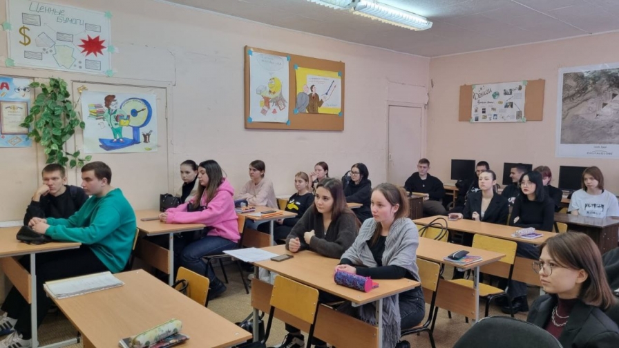 13 февраля в выпускных группах 3101 и 4105 было проведено профориентационное занятие ведущим специалистом Центра занятости населения Рязанской области Сектора по Ряжскому району Филиной Ольгой Александровной