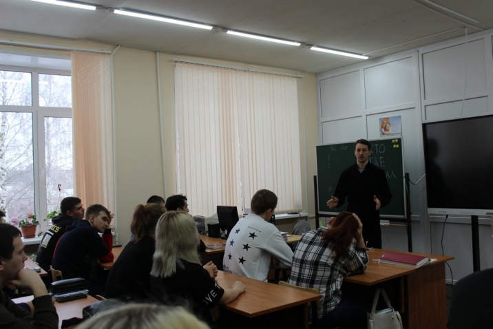 Встреча студентов с иереем Евгением Федяшиным - настоятелем православного прихода церкви Св.Иоанна – Воина