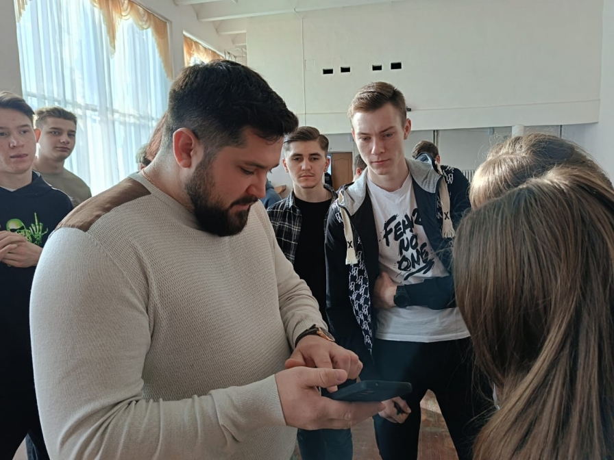 Сегодня в колледже состоялась встреча студентов 3-4 курсов специальности Строительство и эксплуатация автомобильных дорог и аэродромов с заместителем директора Рязанского предприятия 
