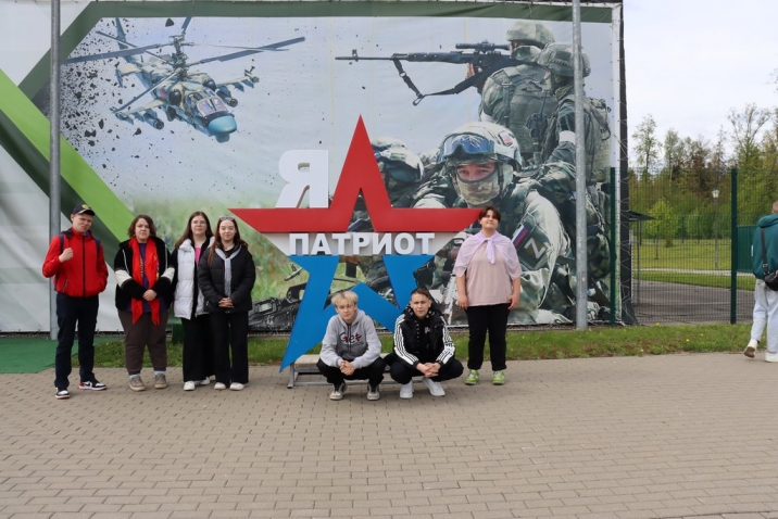 16 мая 2024 года студенты отделения г.Кораблино ОГБПОУ «РК» с заведующей отделом по воспитанию Гасановой Татьяной Анатольевной побывали на экскурсии в г. Москва, в рамках которой посетили парк «Патриот»