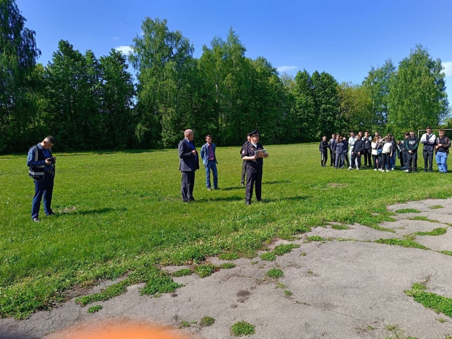 Сегодня в колледже в рамках Всероссийского учения по действиям персонала и обучающихся были отработаны действия в случае вооруженого нападения и обнаружения взрывного устройства