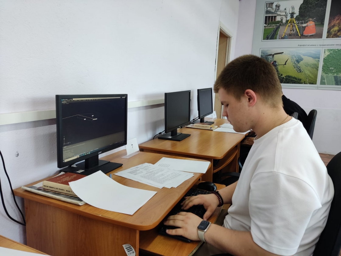 20 июня к сдаче экзамена приступили студенты группы 4305 специальности Строительство и эксплуатация автомобильных дорог и аэродромов