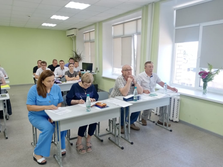 Сегодня 22 июня у студентов 4 курса специальности Строительство и эксплуатация автомобильных дорог и аэродромов  началась защита выпускных работ