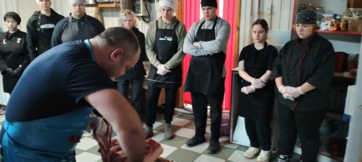 Посещение разделочного цеха магазина «Мясорубка» в рамках изучения МДК 01.02 «Процессы приготовления, подготовки к реализации кулинарных полуфабрикатов»