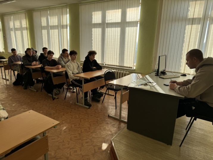 19 декабря в Ряжском колледже прошло открытое мероприятие среди студентов 3 и 1 курсов строительного отделения