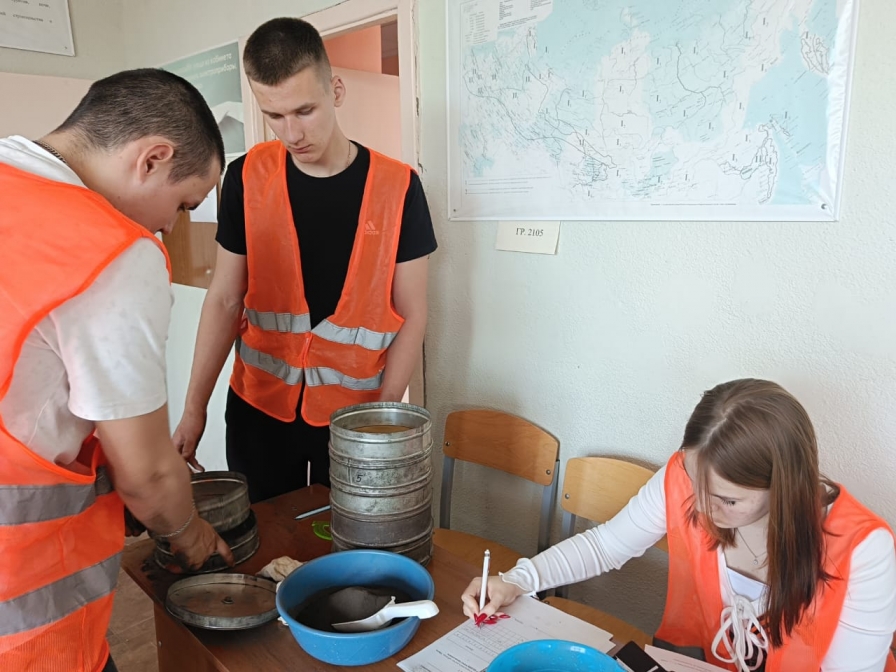 Сегодня 24 апреля завершилась декада специальности Строительство и эксплуатация автомобильных дорог и аэродромов
