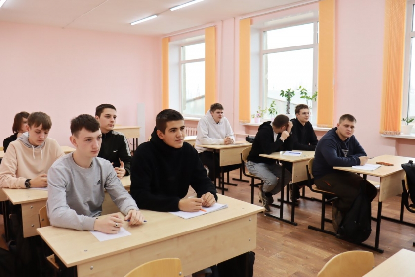 Беседа о правилах  поведения на дорогах